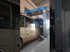 Kolon 効率的な自動バス洗浄機で車両の清掃に！