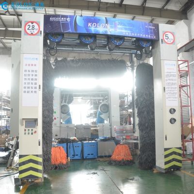 コロン ロールオーバー バス洗浄機 柔らかいブラシと高圧水システム 大型車両の徹底的な清掃のために 5ブラシ